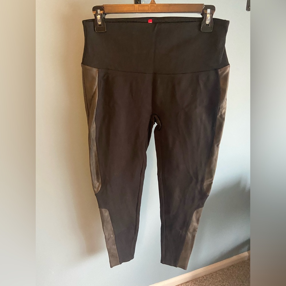 Spanx Black & Gray Leather Panel Ponte Leggings, Size Large